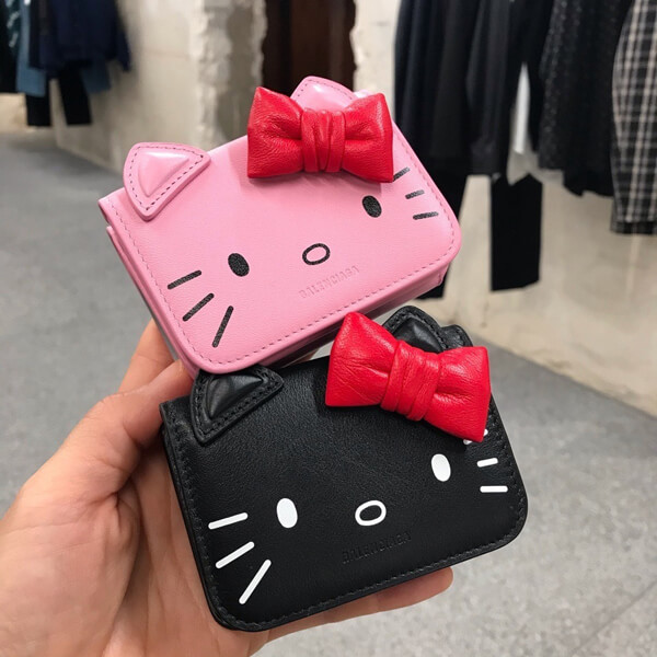 バレンシアガ×HELLO KITTY バレンシアガ財布コピー ハローキティモチーフ ミニウォレット【限定品】6190171CBQ35616