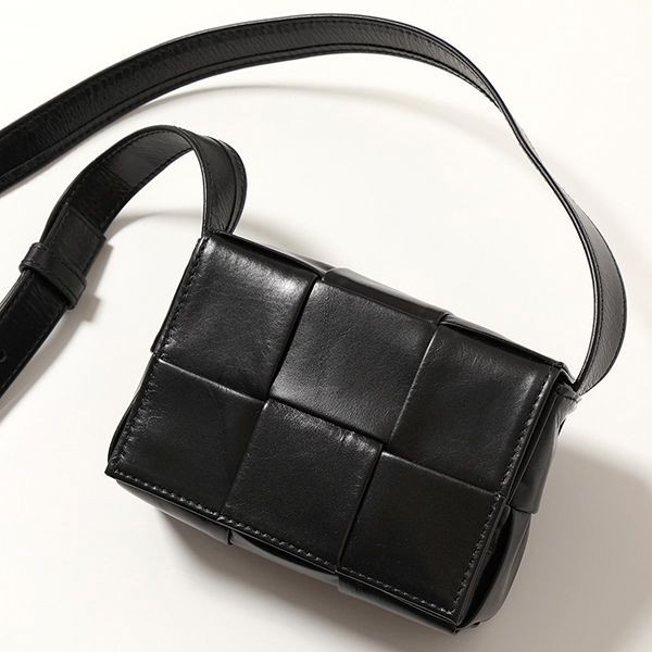 ボッテガヴェネタ ショルダーバッグ 偽物 カセット 667048 vcq72